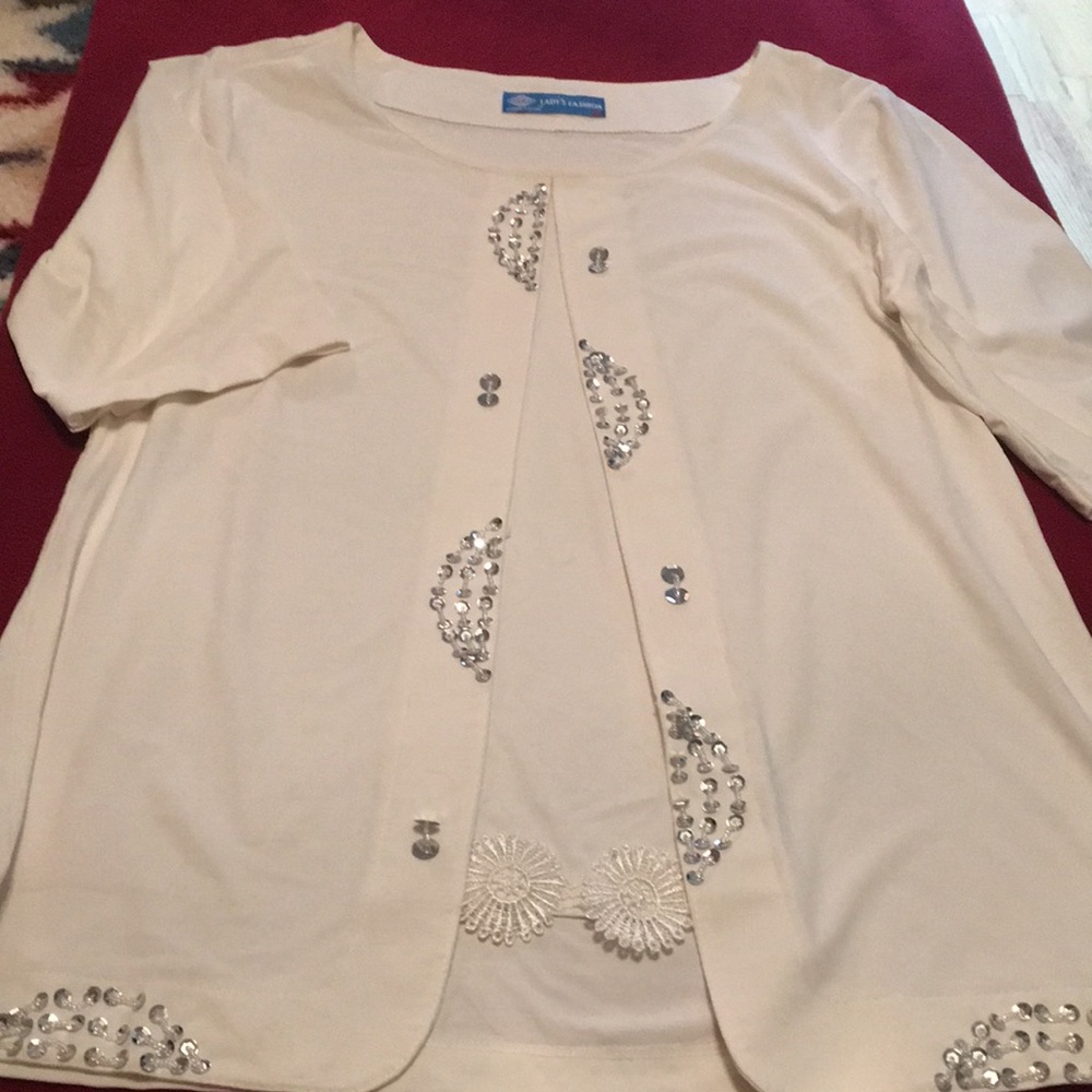 Women’s  blouses